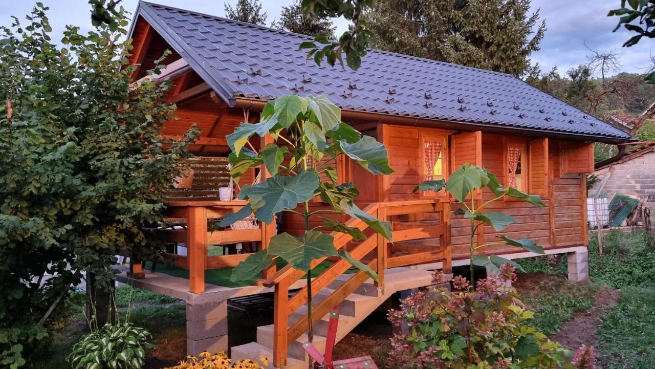 Holiday Home Sajra Kulen Vakuf Luaran gambar