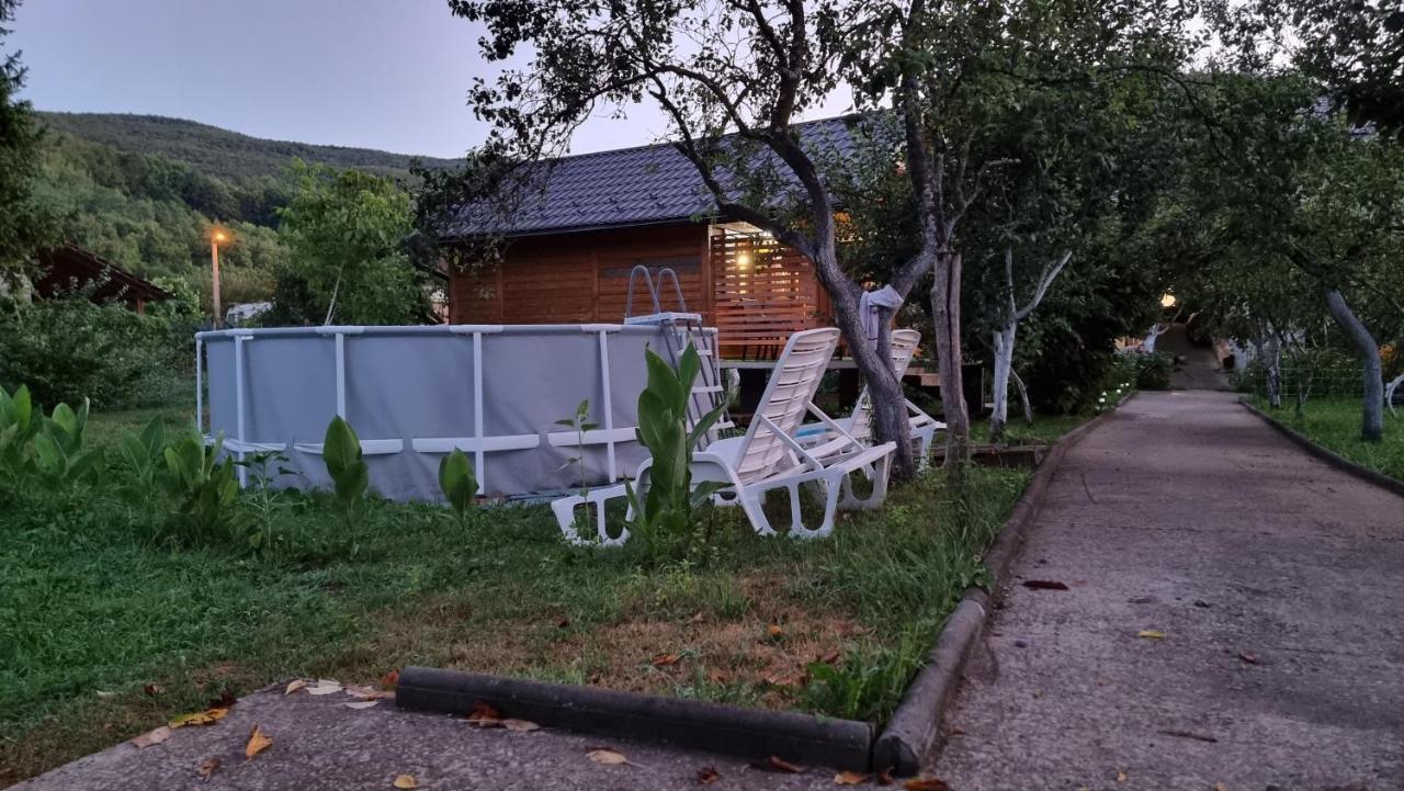 Holiday Home Sajra Kulen Vakuf Luaran gambar