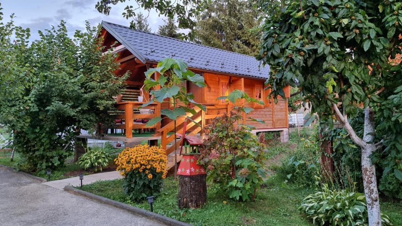 Holiday Home Sajra Kulen Vakuf Luaran gambar