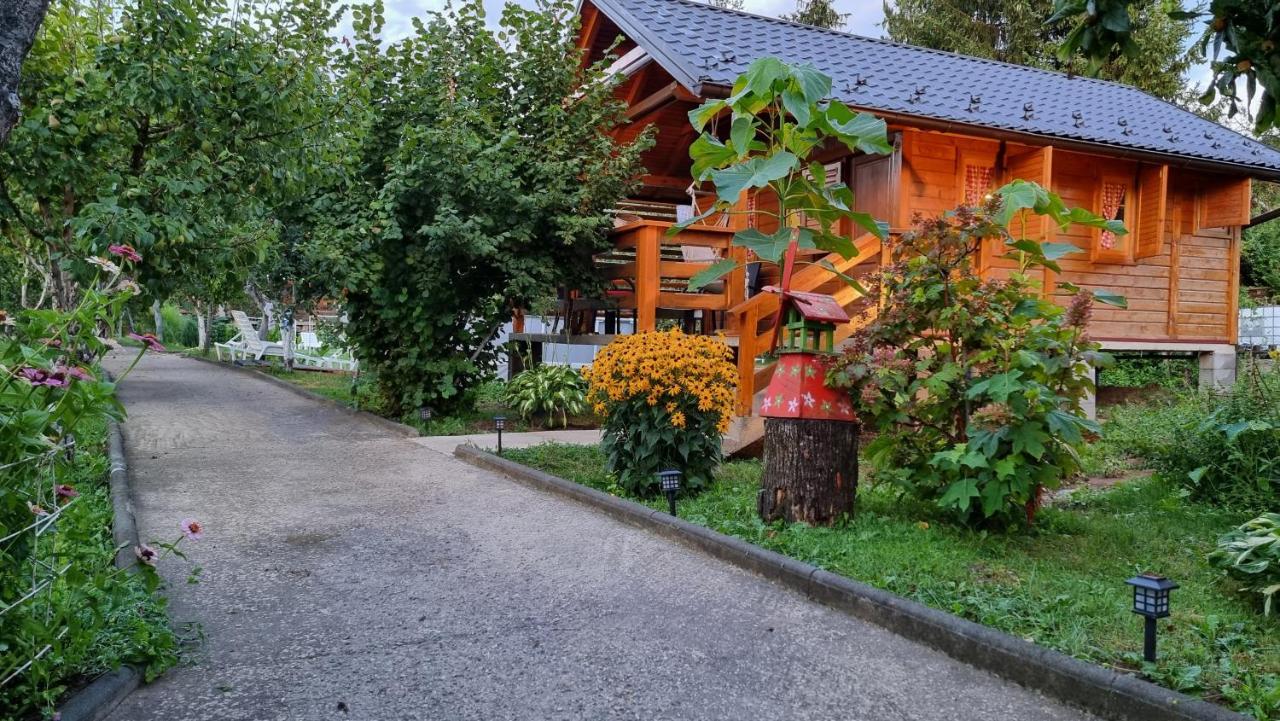 Holiday Home Sajra Kulen Vakuf Luaran gambar