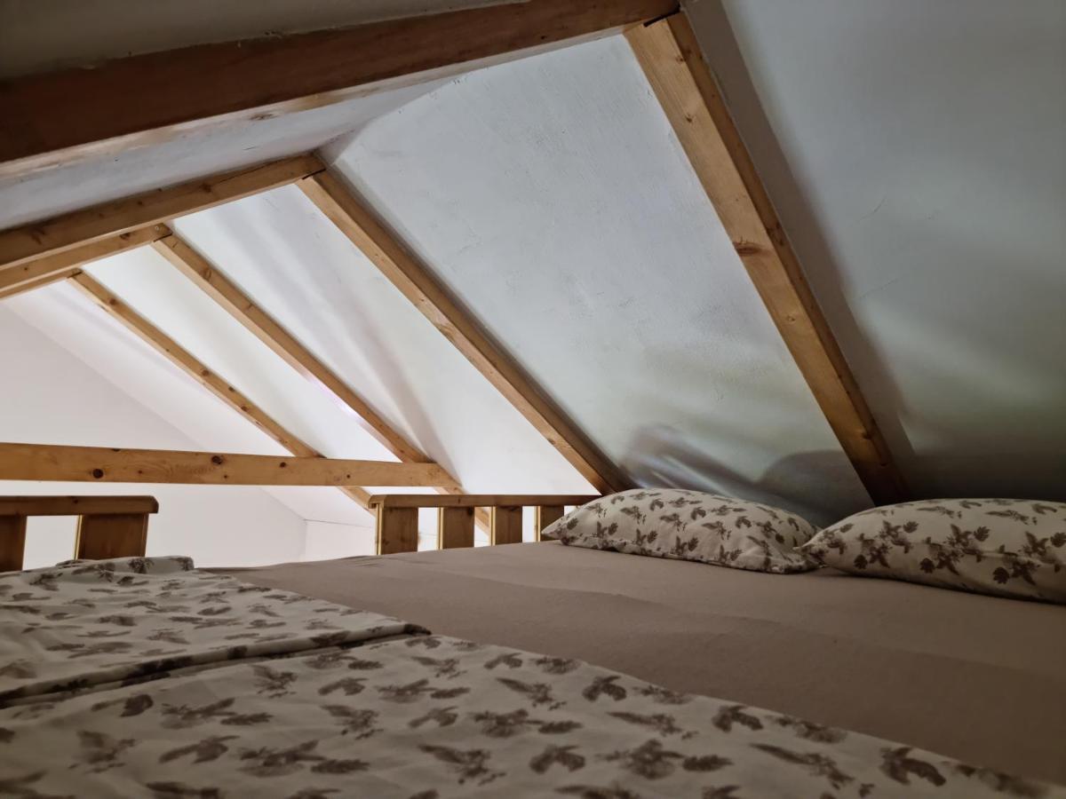 Holiday Home Sajra Kulen Vakuf Luaran gambar