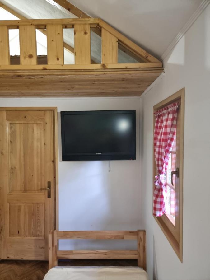 Holiday Home Sajra Kulen Vakuf Luaran gambar