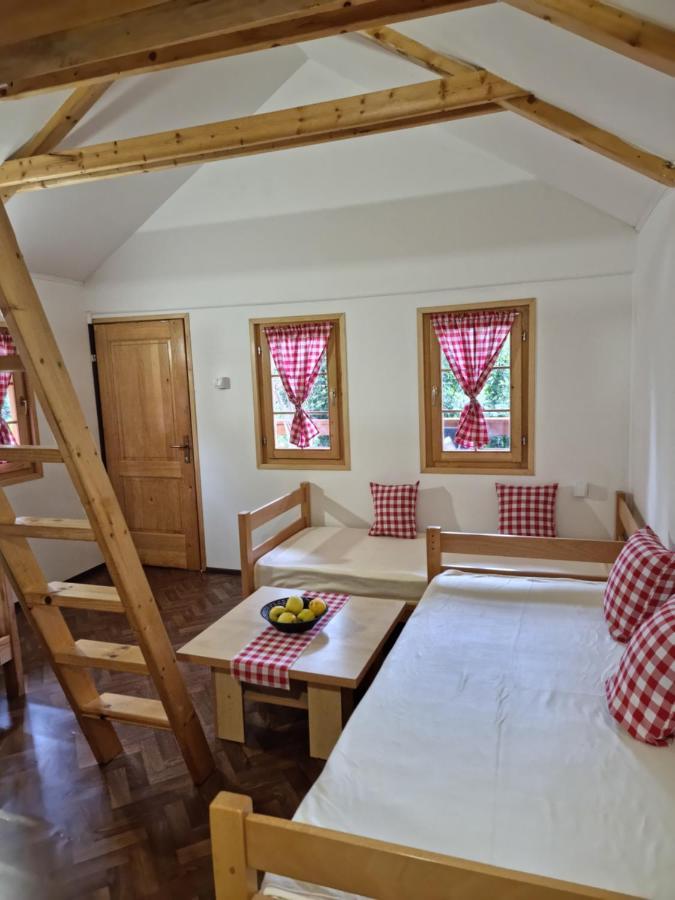 Holiday Home Sajra Kulen Vakuf Luaran gambar